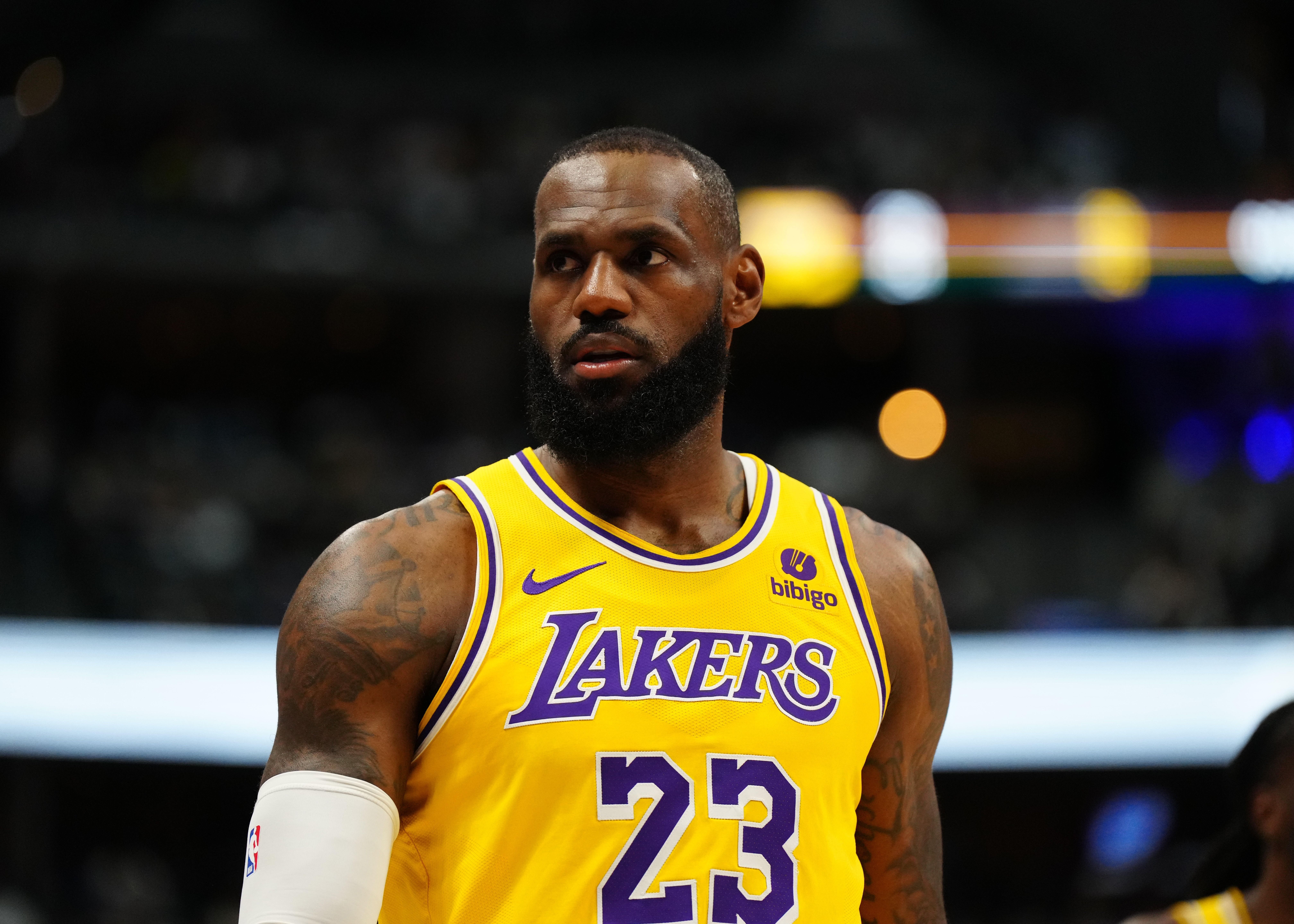 yl23455永利官网-Shams：詹姆斯仍然有可能会执行自己的球员选项