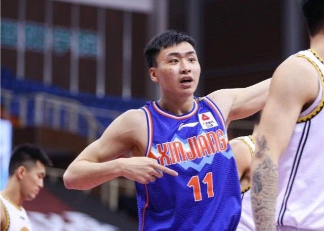🏀媒体人：新疆全运成年组目前仅八人备战，吴冠希等球员因伤无法出战小组赛