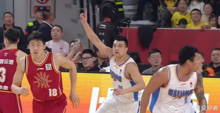 yl23455永利官网-广东逆袭冲到第1！焦泊乔重伤！杨鸣刚官宣离队，下家29号迎首秀|男篮|北汽男篮|山西男篮|张才仁|翟晓川_新浪体育_新浪新闻